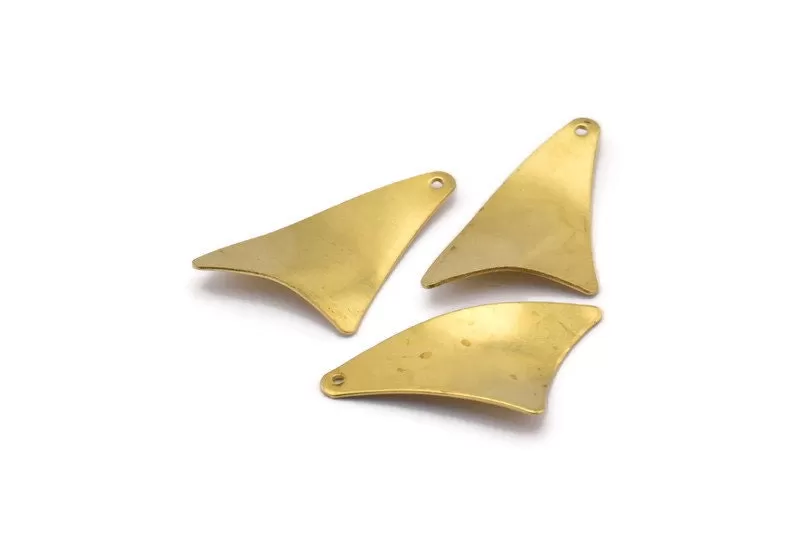 12 Raw Brass Triangle Wave Charms (29x22x17mm) Bs 1286