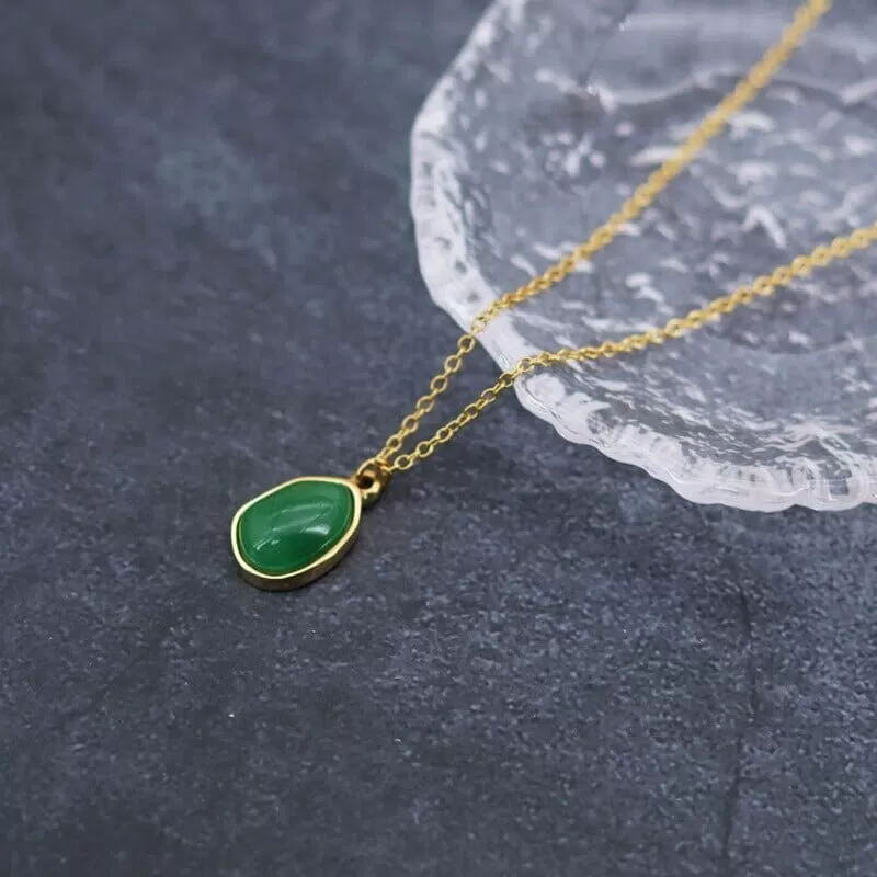 Aventurine Crystal Vintage Irregular Pendant Necklace