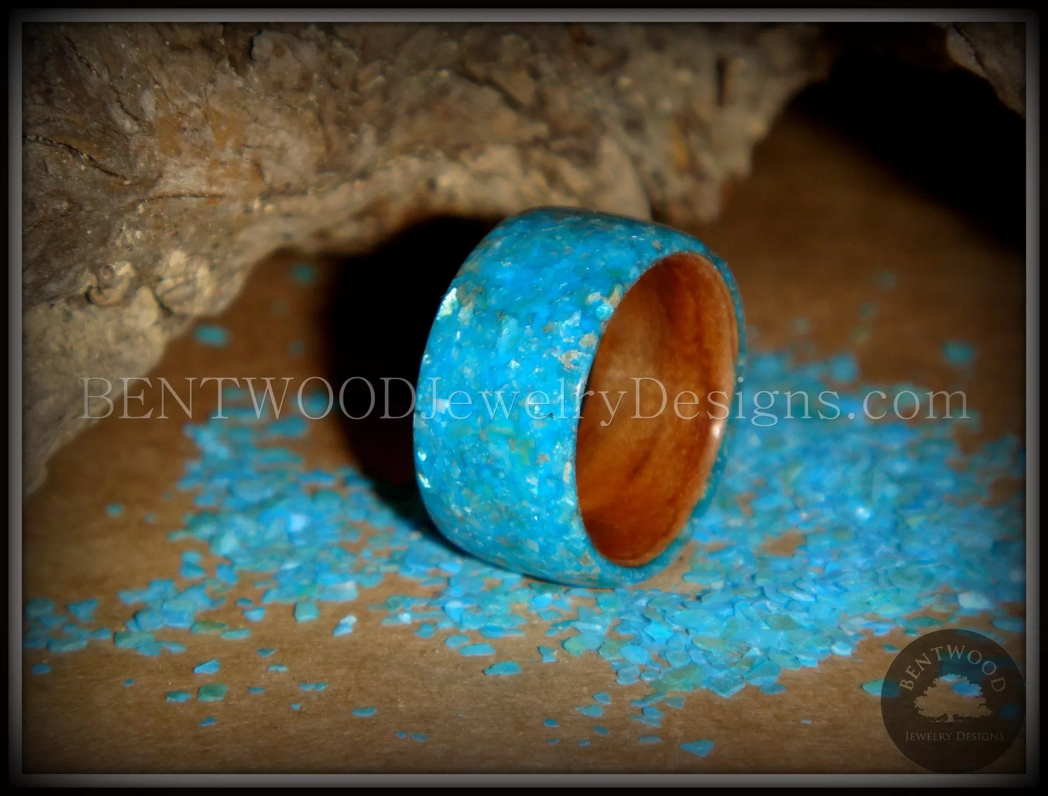 Bentwood Ring - Australian Red Gum Wood Ring with Full Turquoise Mother of Pearl Inlay