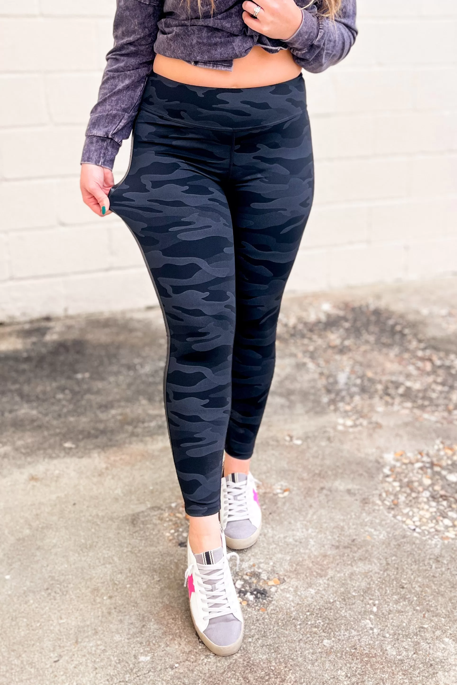 DEAL | Farrah Leggings, Black Camo