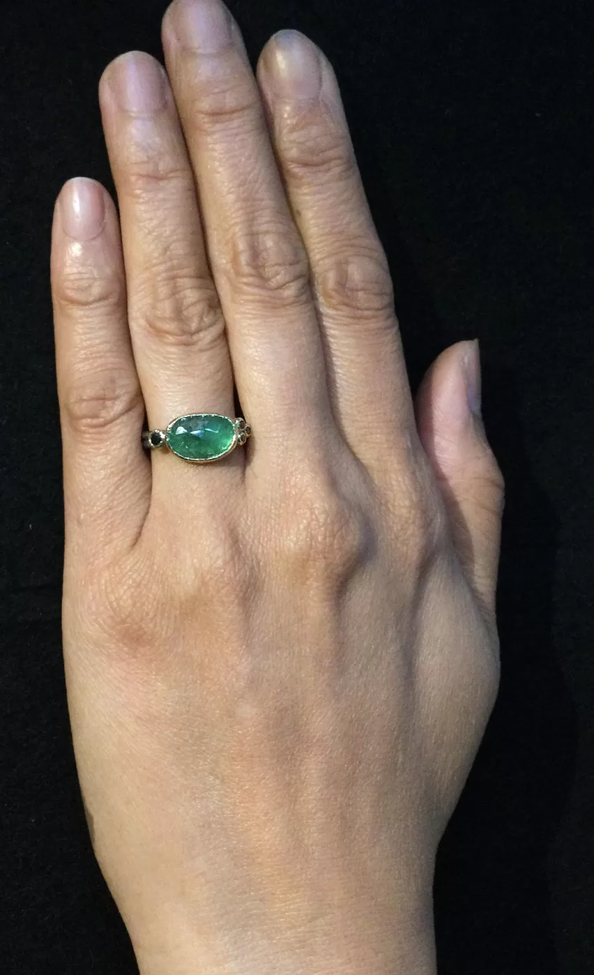 Delicate Double Band Emerald ring with black diamonds