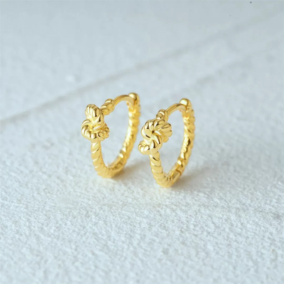 Fashion Geometric Twist Huggie Earring for Women