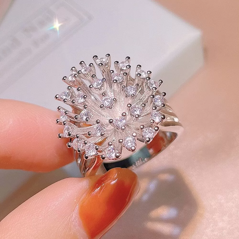 Light Luxury Hollow Snowflake Ring - 925 Sterling Silver