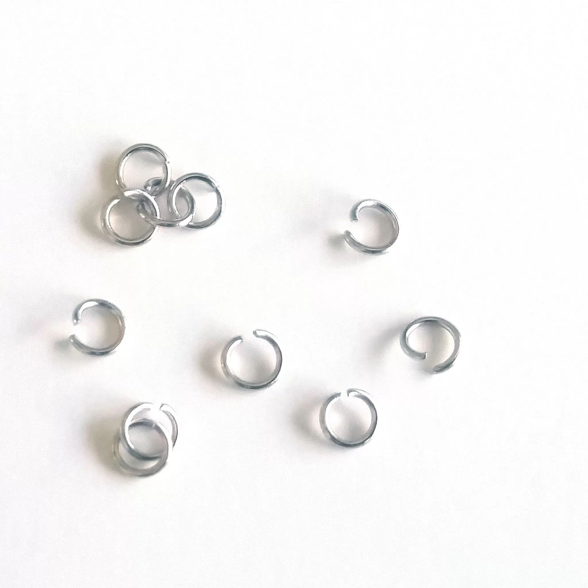 Very Thin Jump Rings, 4mm outside diameter, 0.6mm thick, Stainless Steel