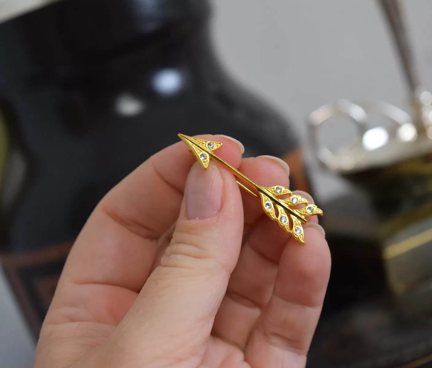 Vintage Golden Arrow Brooch